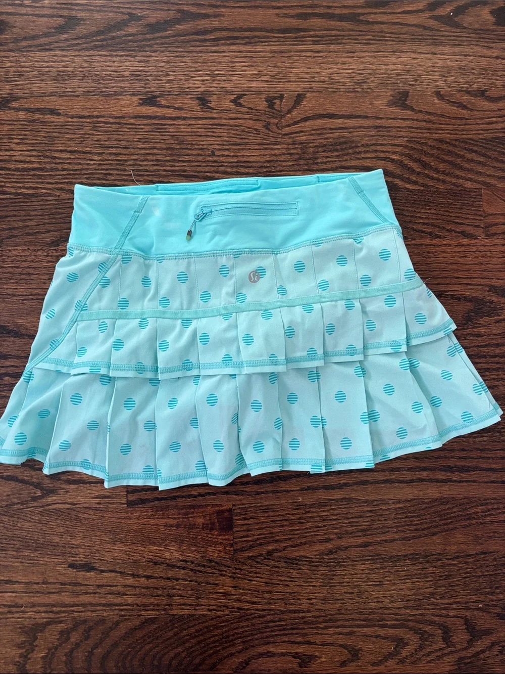 Women’s Vintage Lululemon Aqua Polka Dot Athletic Skort with Built-In